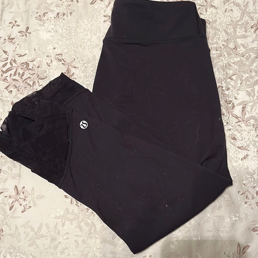 Black lululemon leggings